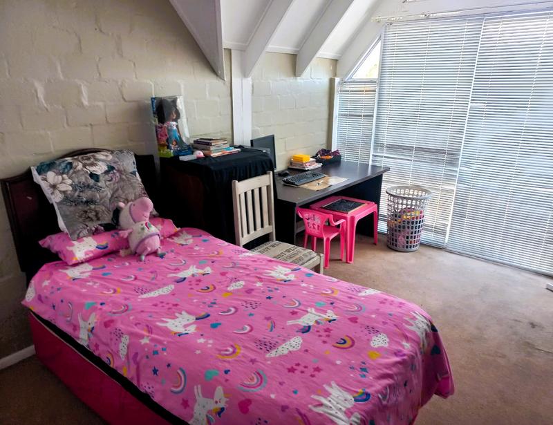 4 Bedroom Property for Sale in Guldenland Western Cape